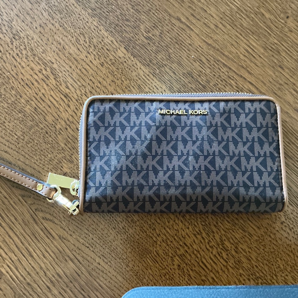 NEW Michael Kors Wallet